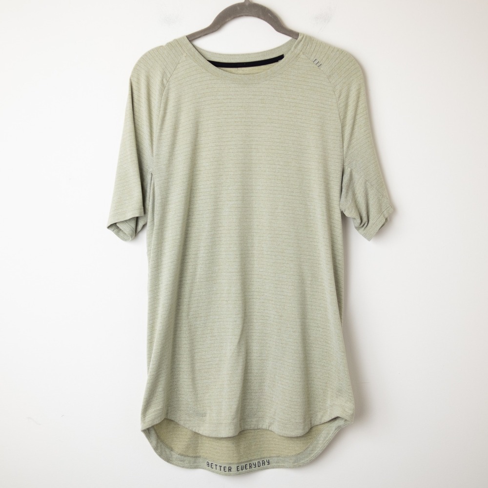 Lululemon Drysense Training Short Sleeve Shirt Mens Large Light Green Striped